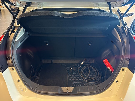 Nissan Leaf 12 of 14
