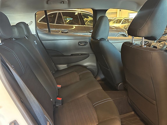 Nissan Leaf 13 of 14