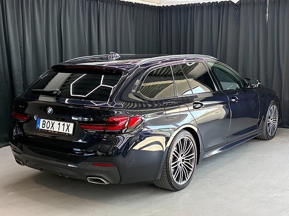 BMW 520d 4 of 5