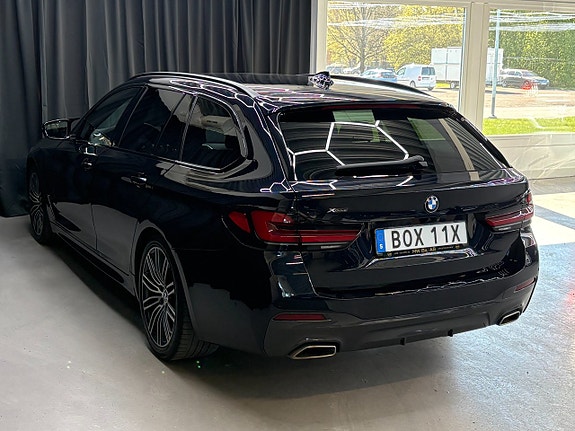 BMW 520d 3 of 5