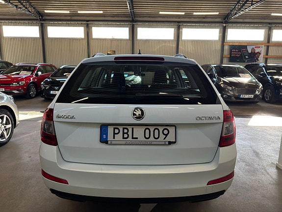 Skoda Octavia 5 of 15