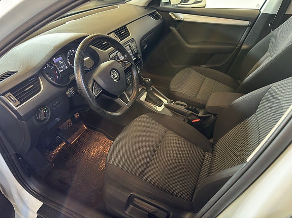 Skoda Octavia 7 of 15