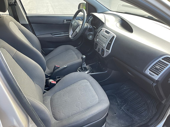 Hyundai i20 3 of 5