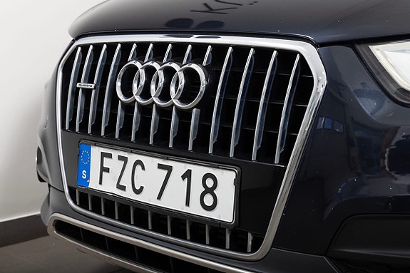 Audi Q3 3 of 5