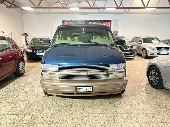 Chevrolet Astro 2 of 5