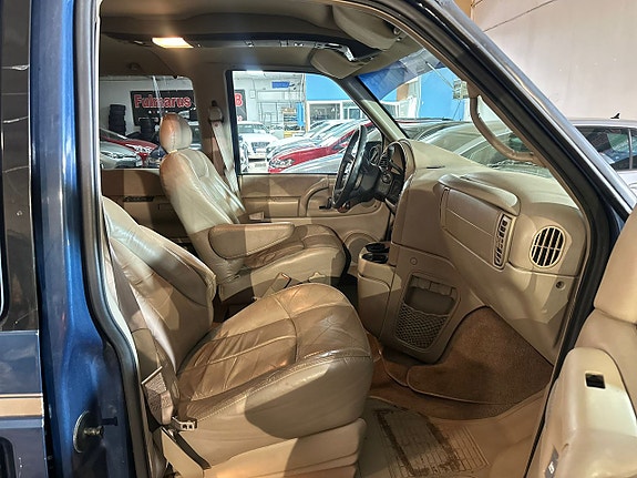 Chevrolet Astro 7 of 13