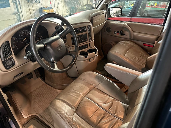 Chevrolet Astro 6 of 13