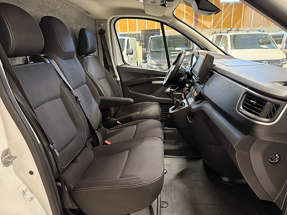 Renault Trafic 9 of 14