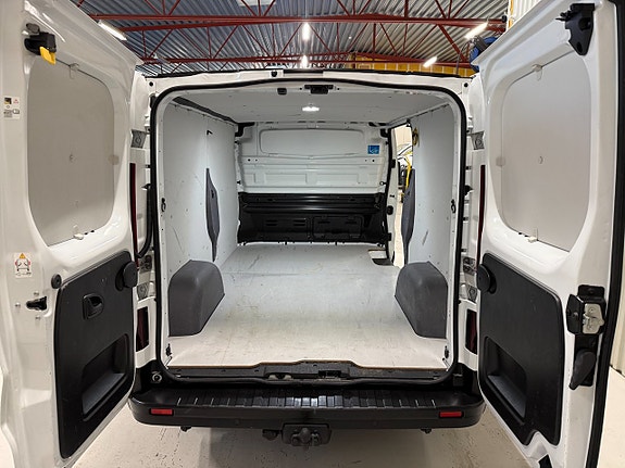 Renault Trafic 12 of 14
