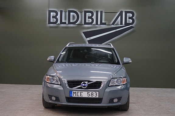 Volvo V50 3 of 5