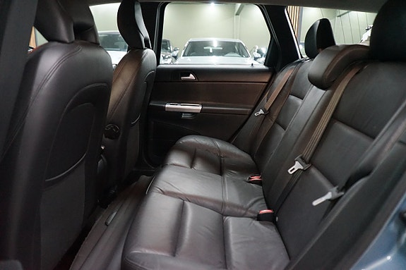 Volvo V50 13 of 17