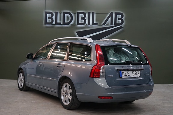 Volvo V50 4 of 5