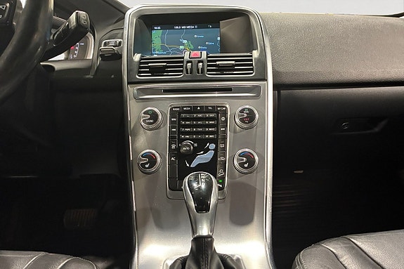 Volvo XC60 12 of 17