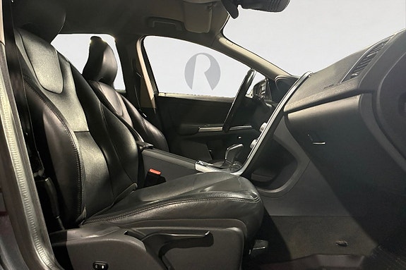 Volvo XC60 15 of 17