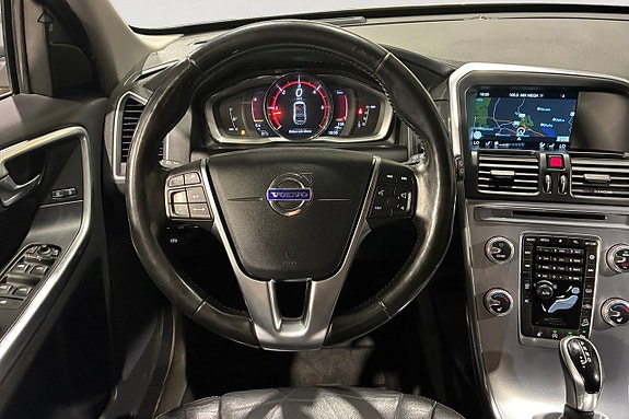 Volvo XC60 13 of 17