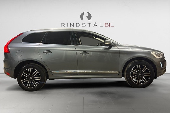 Volvo XC60 8 of 17