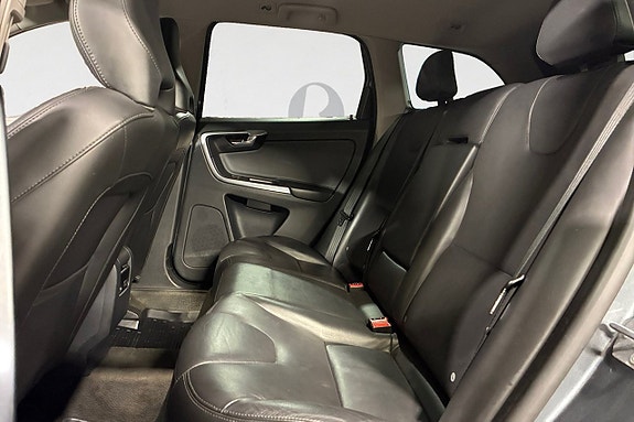 Volvo XC60 14 of 17