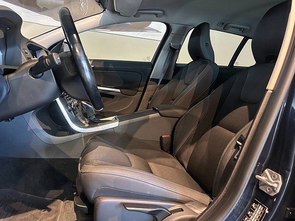 Volvo V60 5 of 17
