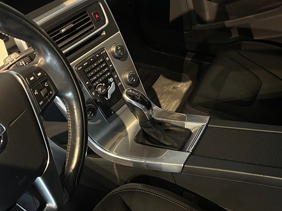 Volvo V60 7 of 17