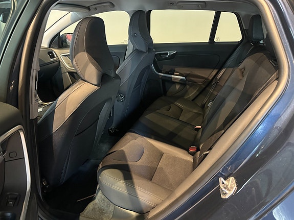 Volvo V60 13 of 17
