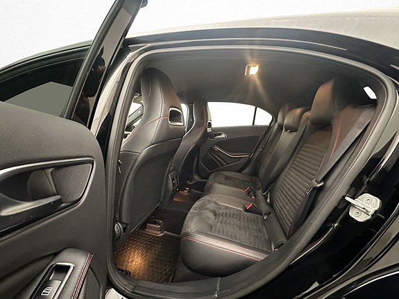 Mercedes-Benz A180 26 of 30