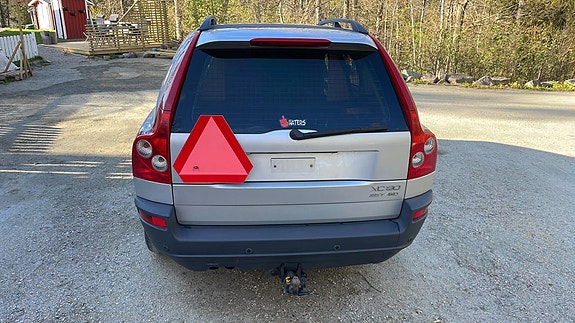 Volvo XC90 4 of 7