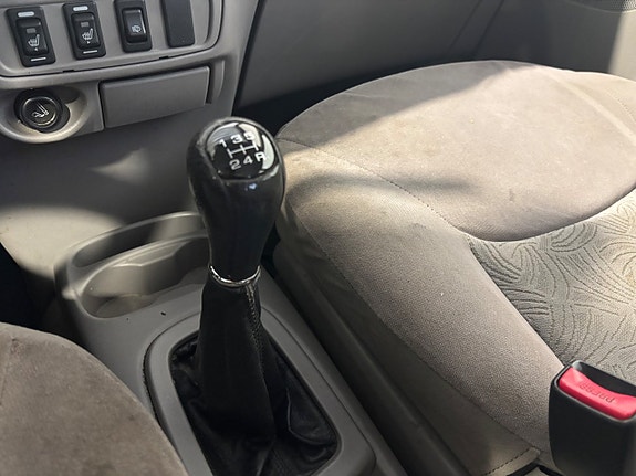 Nissan Almera Tino 20 of 23