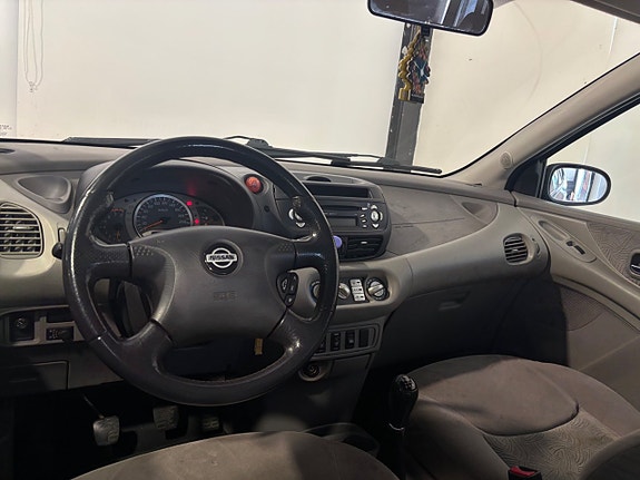 Nissan Almera Tino 14 of 23