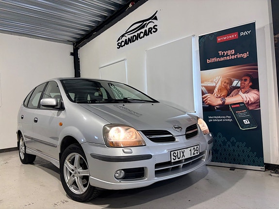 Nissan Almera Tino 2 of 5