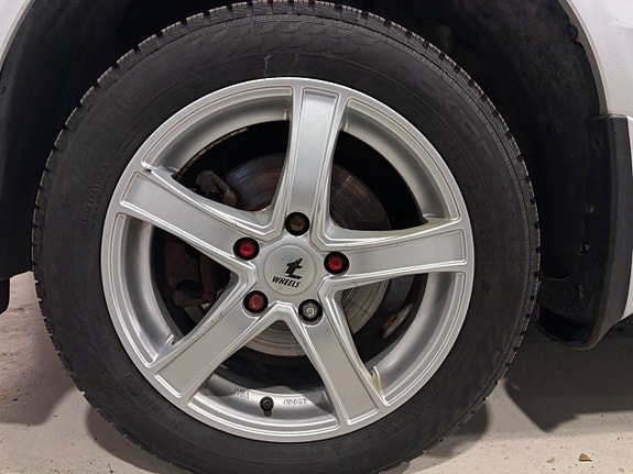 Nissan Almera Tino 6 of 23