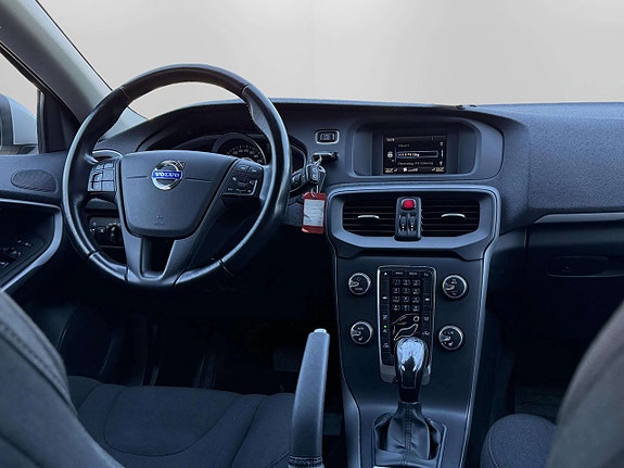 Volvo V40 14 of 29