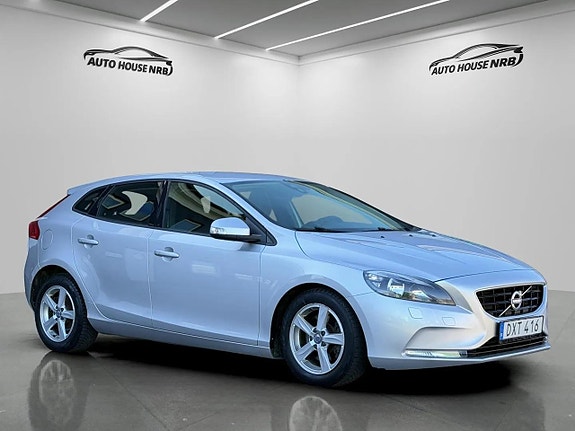 Volvo V40 4 of 29
