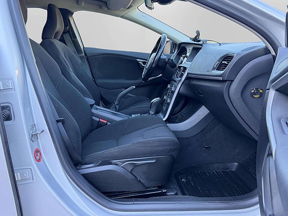 Volvo V40 23 of 29