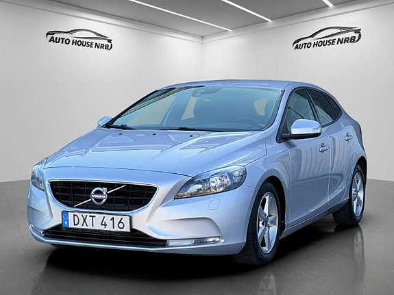 Volvo V40 3 of 29