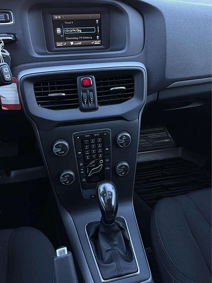 Volvo V40 15 of 29