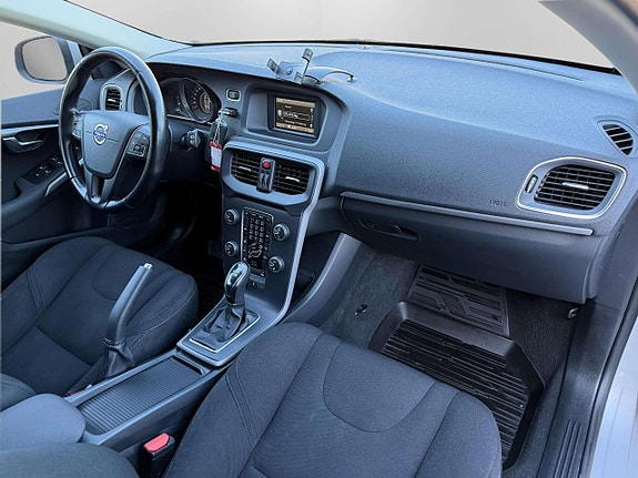 Volvo V40 24 of 29