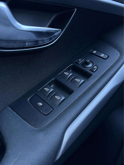 Volvo V40 19 of 29