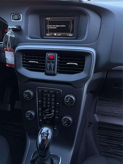 Volvo V40 25 of 29