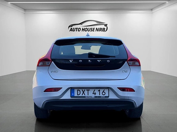 Volvo V40 11 of 29
