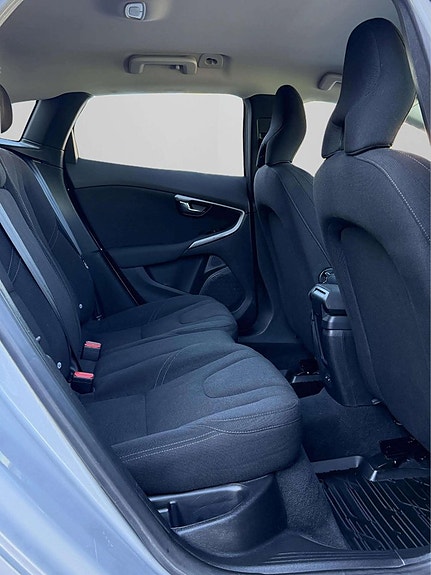 Volvo V40 21 of 29