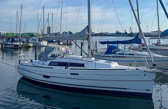 Beneteau Oceanis 31 — View photo 1