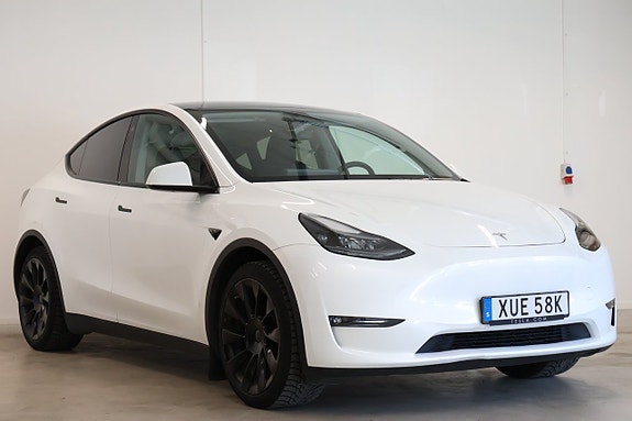 Tesla Model Y 3 of 5
