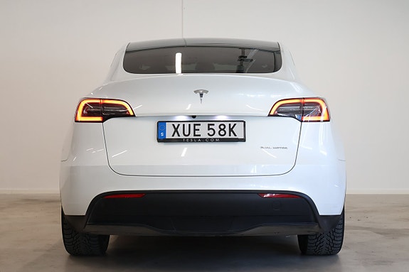 Tesla Model Y 6 of 19