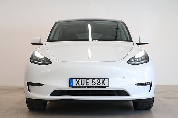 Tesla Model Y 2 of 5