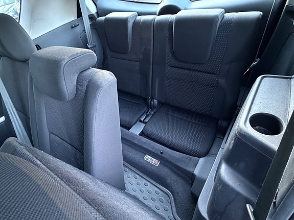 Toyota Corolla Verso 19 of 22