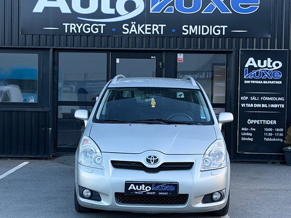 Toyota Corolla Verso 5 of 5