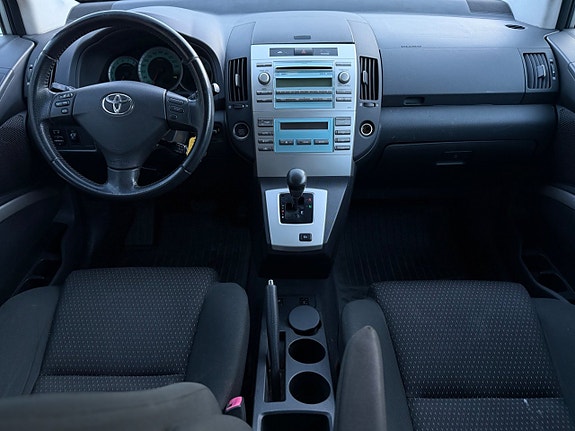 Toyota Corolla Verso 10 of 22