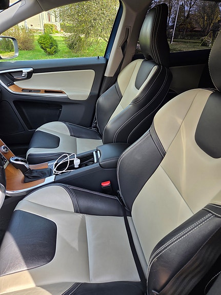 Volvo XC60 8 of 9