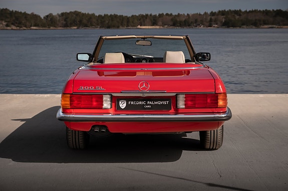 Mercedes-Benz 300 SL 25 of 28