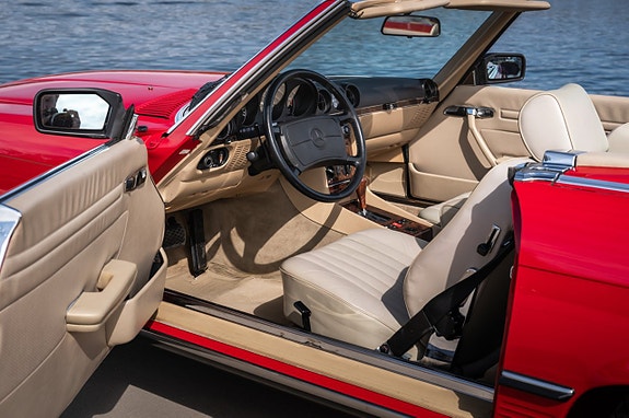 Mercedes-Benz 300 SL 2 of 5